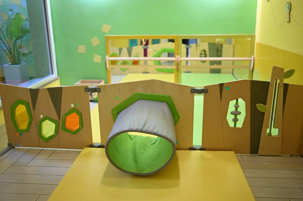 Esempio gioco con divisori per asilo nido